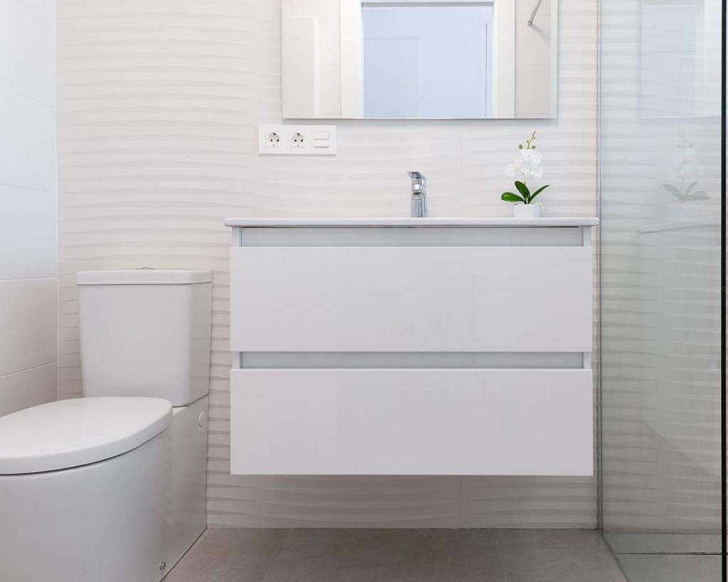 Villa moderna con 4 dormitorios, 4 baños, apartamento de invitados, piscina privada y licencia de alquiler