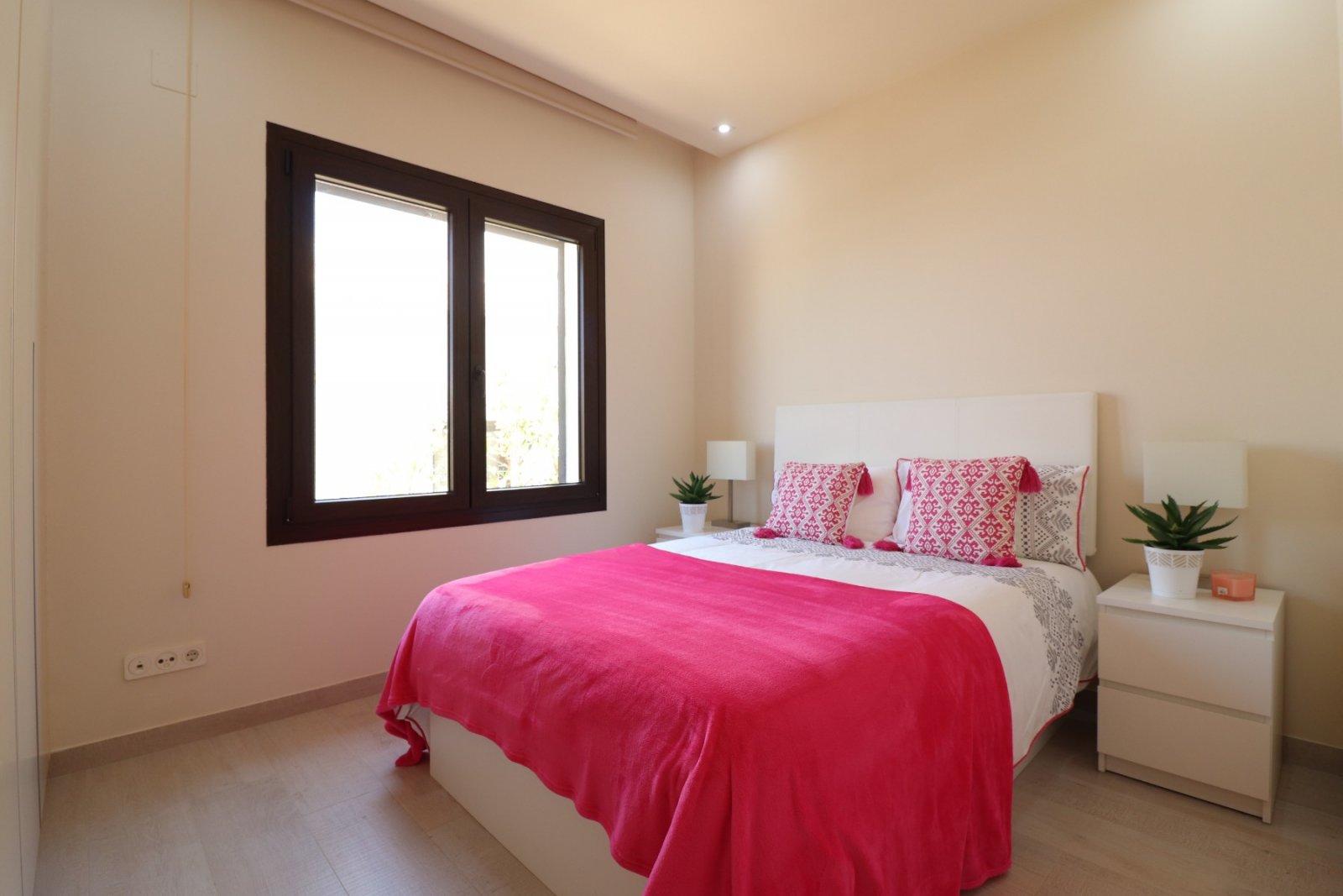 Villa exclusiva de 3 dormitorios, 2 baños y piscina comunitaria en La Finca Golf Resort