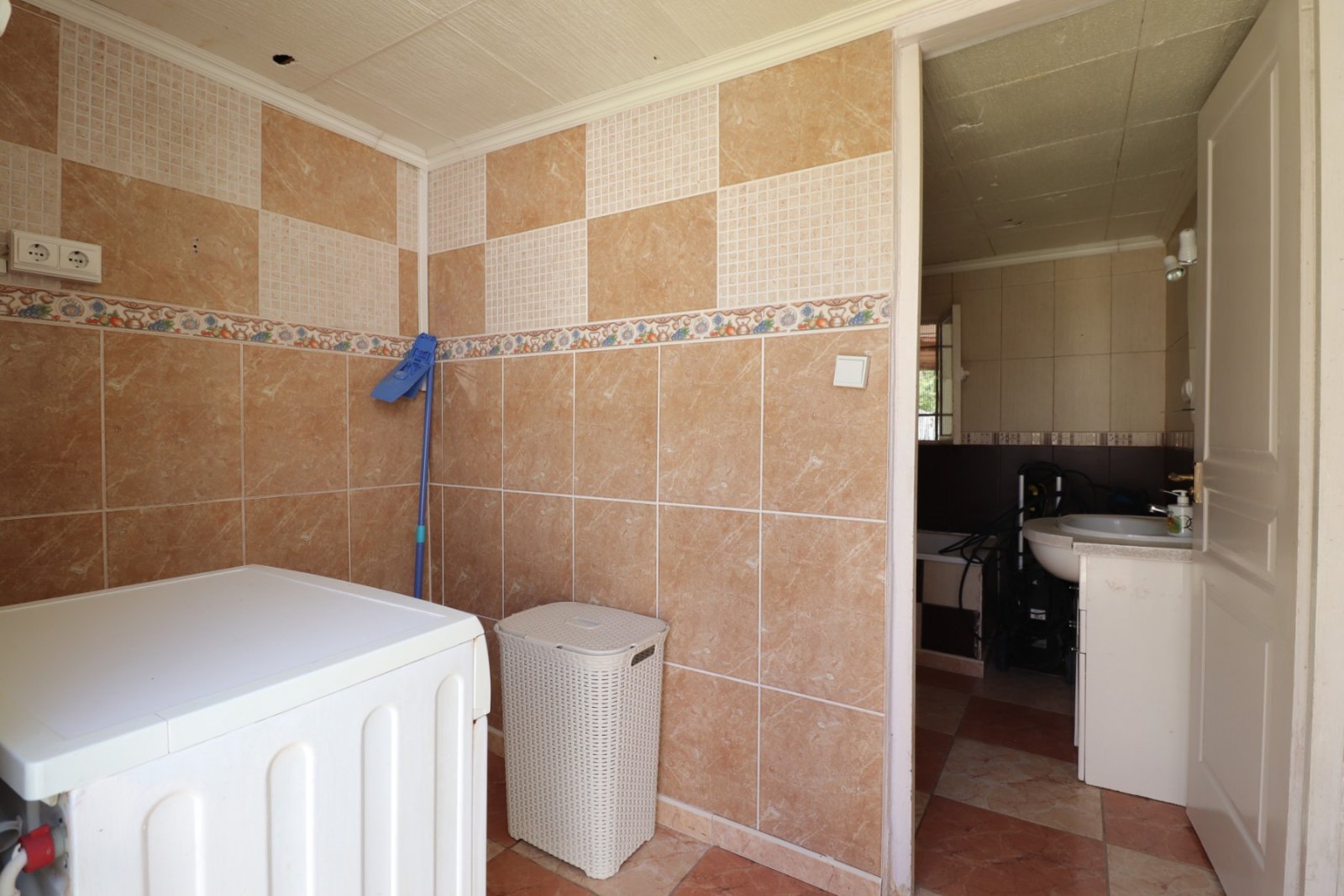 Villa rural independiente de 4 dormitorios y 2 baños con piscina privada en Heredades