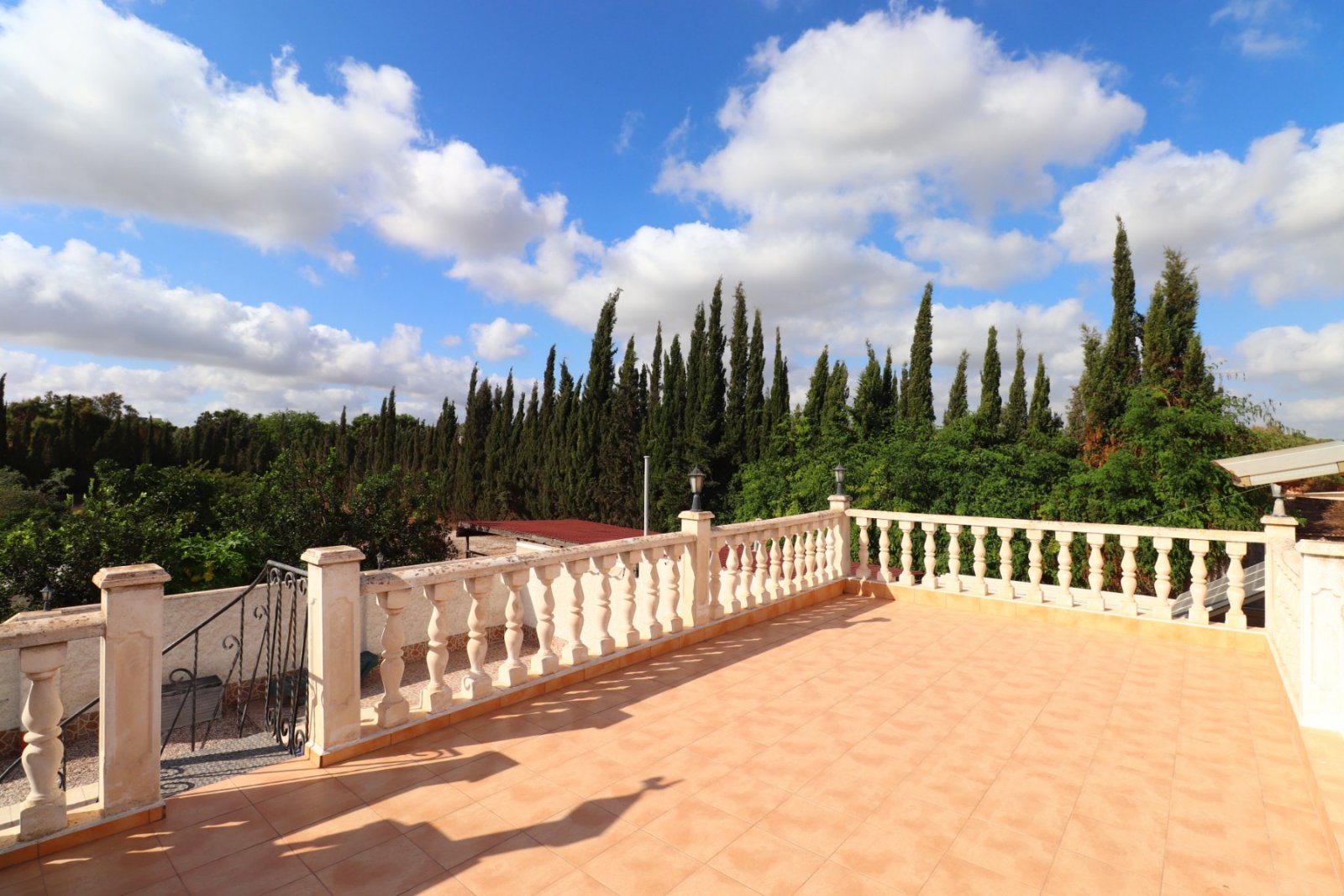Villa rural independiente de 4 dormitorios y 2 baños con piscina privada en Heredades