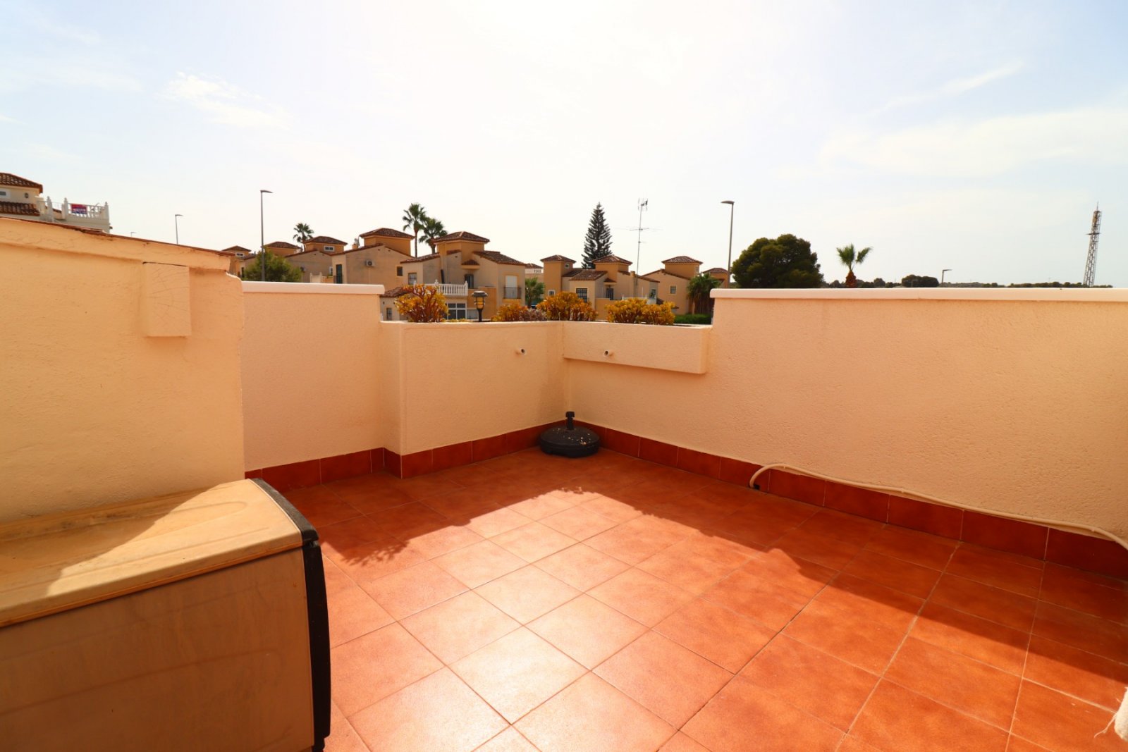 Villa cuádruple de dos dormitorios con orientación sur en Montebello