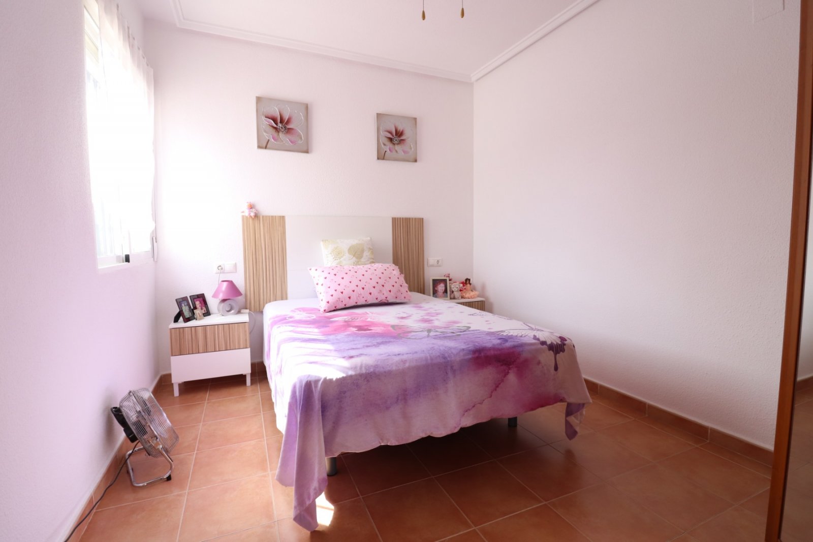Villa cuádruple de dos dormitorios con orientación sur en Montebello
