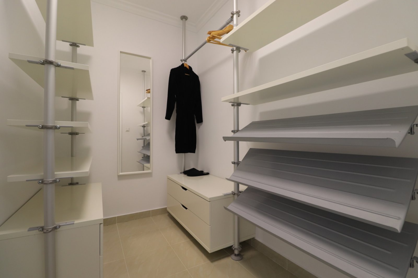 Fantástica villa de 6 dormitorios, 5 baños y piscina privada en Lomas de la Juliana