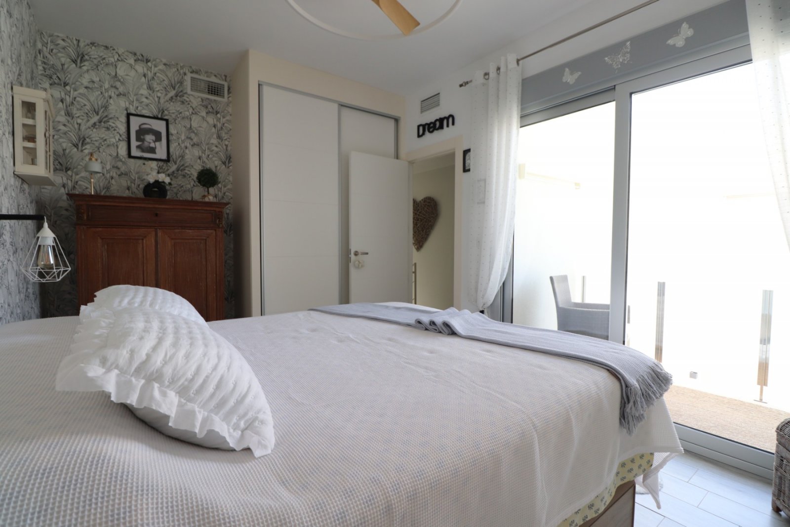 Moderna vivienda adosada de 3 dormitorios, 2 baños y piscina privada en Daya Vieja