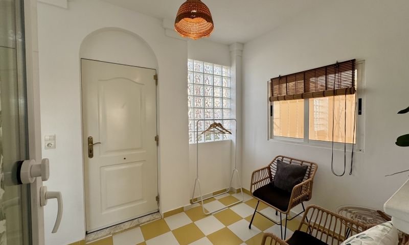 Vila independiente de 4 dormitorios y 2 baños con solárium y garaje en Aguas Nuevas