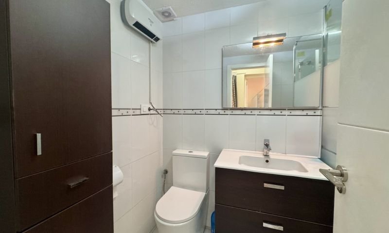 Planta baja de 3 dormitorios con amplia terraza y piscina comunitaria en La Florida