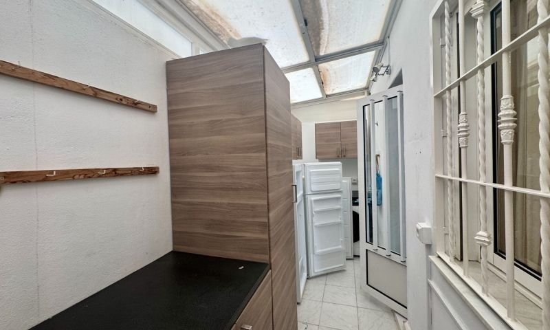Planta baja de 3 dormitorios con amplia terraza y piscina comunitaria en La Florida