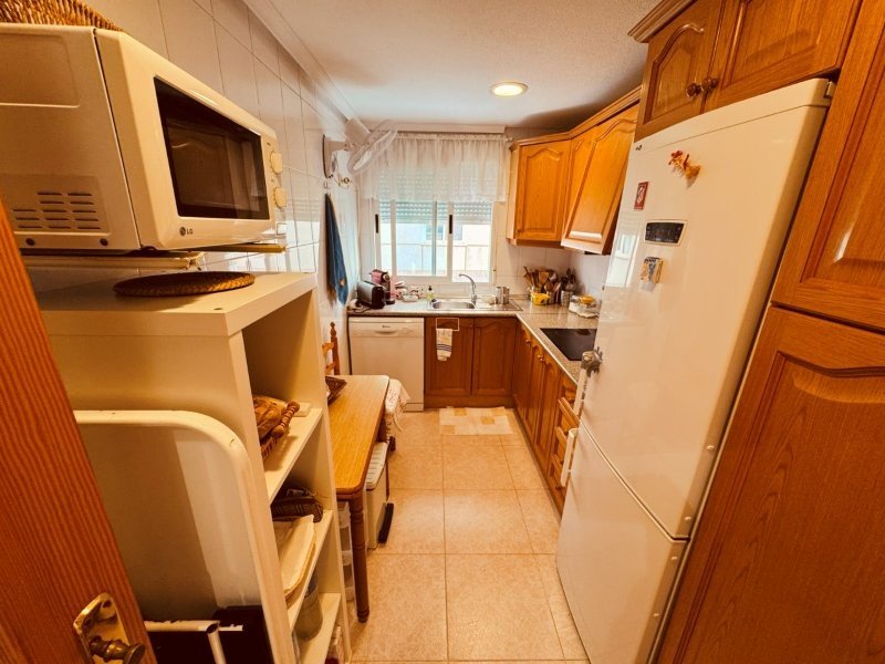 Apartamento en planta baja con 2 dormitorios y 1 baño a tan solo 200 metros de la playa