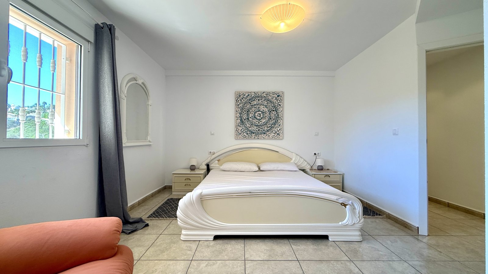 Preciosa villa con total privacidad, magníficas vistas panorámicas y numerosos extras y con licencia de alquiler vacacional