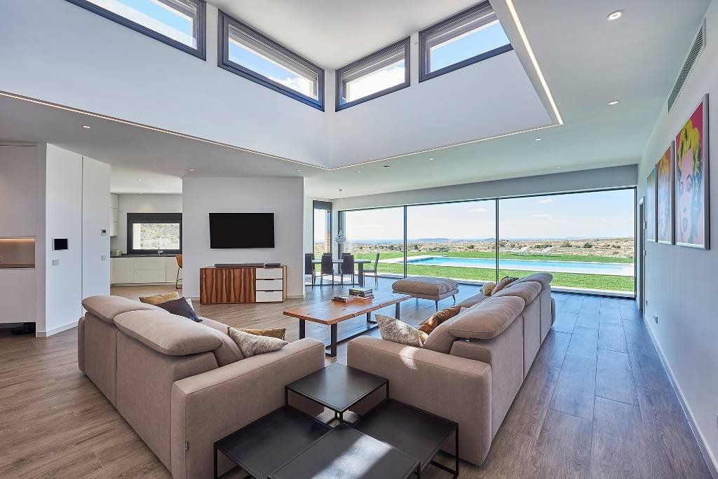 Villa lujosa de 4 dormitorios y 4 baños con piscina privada y fantásticas vistas panorámicas