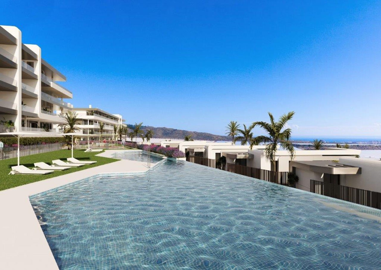 Áticos de 3 dormitorios y 2 baños con aire aconditionado, vistas al mar, piscina comunitaria y parking privado en el campo de Bonalba Golf