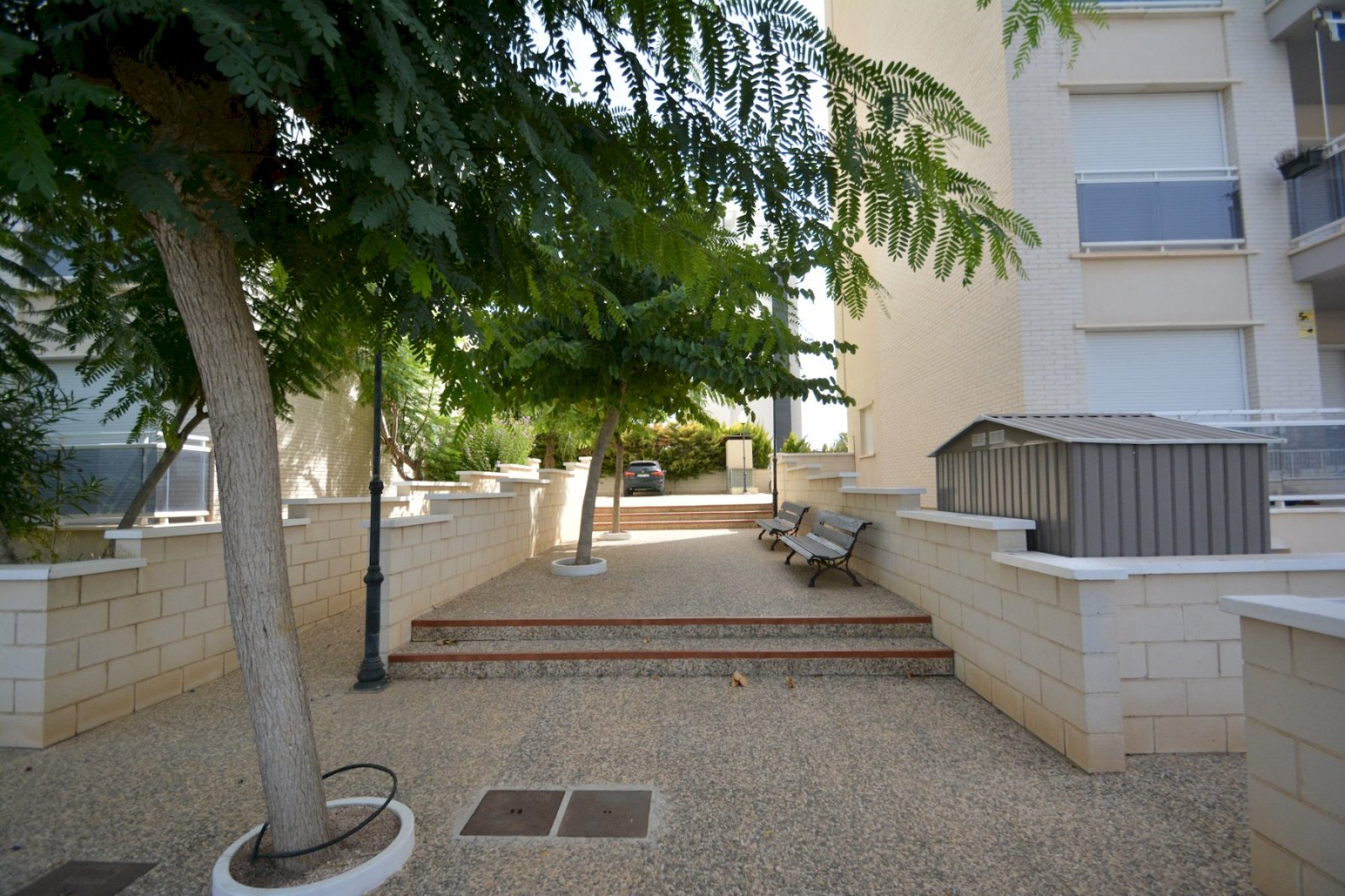 Apartamento con 2 dormitorios, 1 baño, plaza de aparcamiento y piscina comunitaria