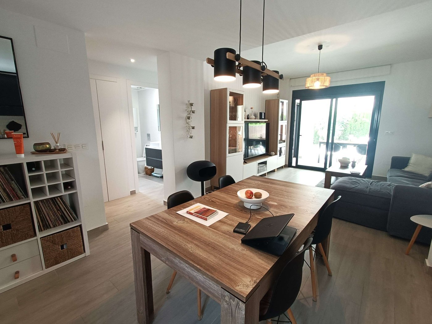 Moderno piso de 3 dormitorios en planta baja con jardín privado