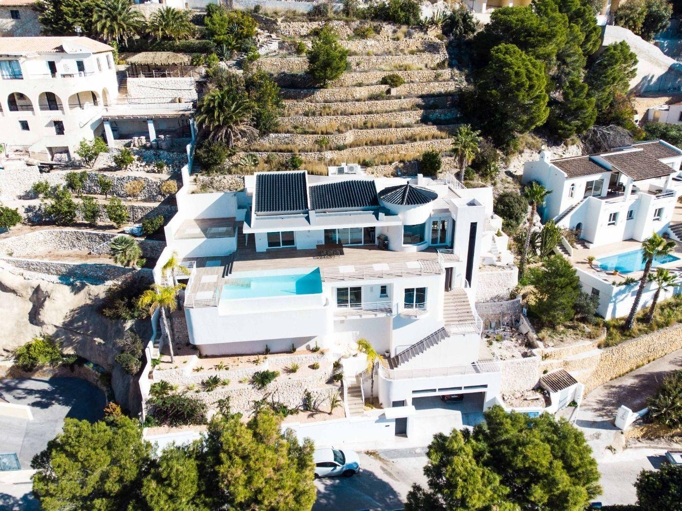Espaciosa villa moderna con espectaculares vistas al mar
