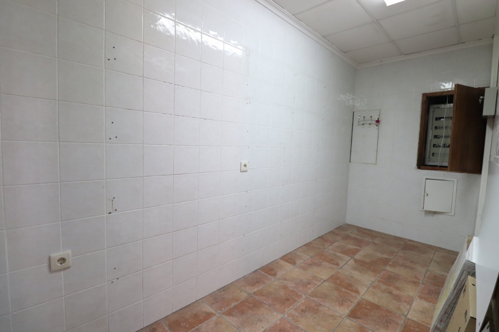 Villa independiente de cinco dormitorios y orientación este situada en Los Palacios
