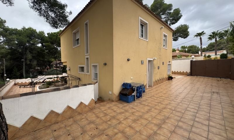 Encantadora villa con vistas al mar en Pinar de Campoverde en una gran parcela rodeada de pinos