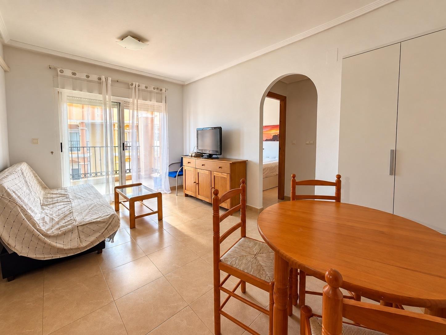 Ático con terraza, solárium privado y vistas despejadas en Torreblanca