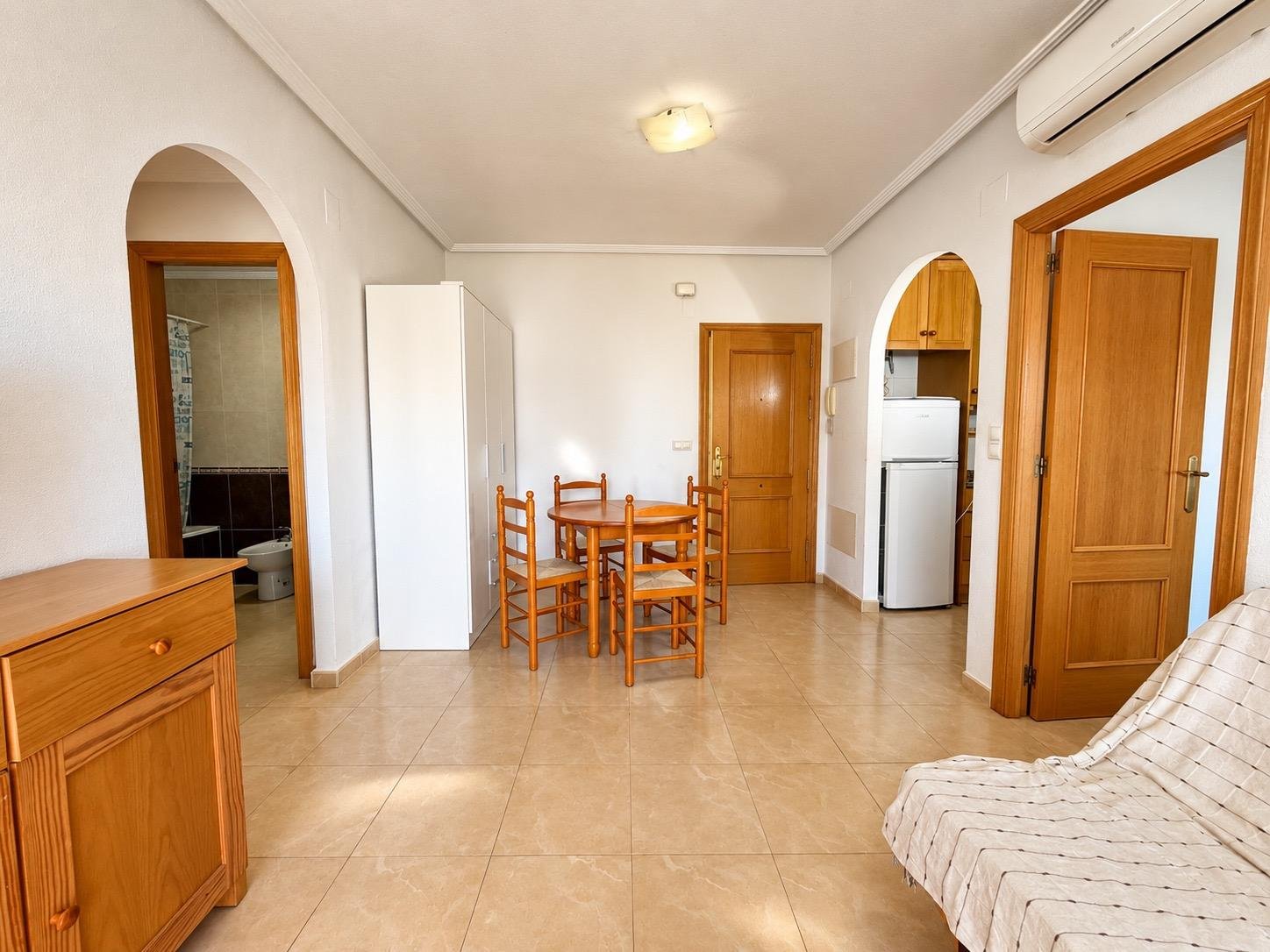 Ático con terraza, solárium privado y vistas despejadas en Torreblanca