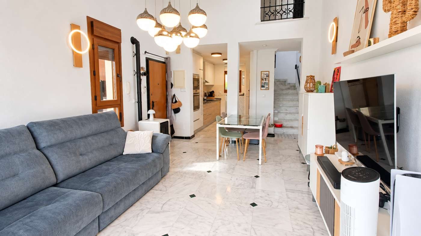 Villa en primera línea de campo de golf en el corazón de La Finca Golf Resort