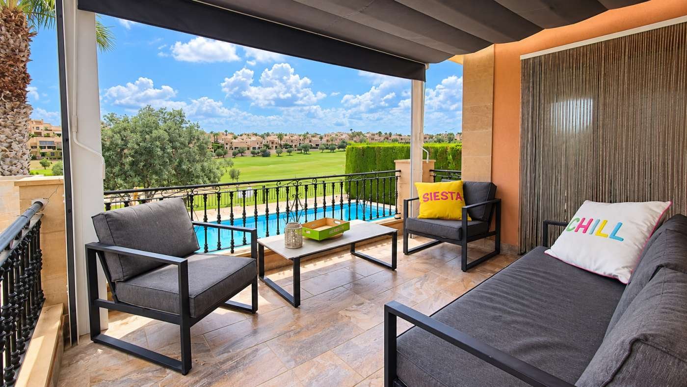 Villa en primera línea de campo de golf en el corazón de La Finca Golf Resort