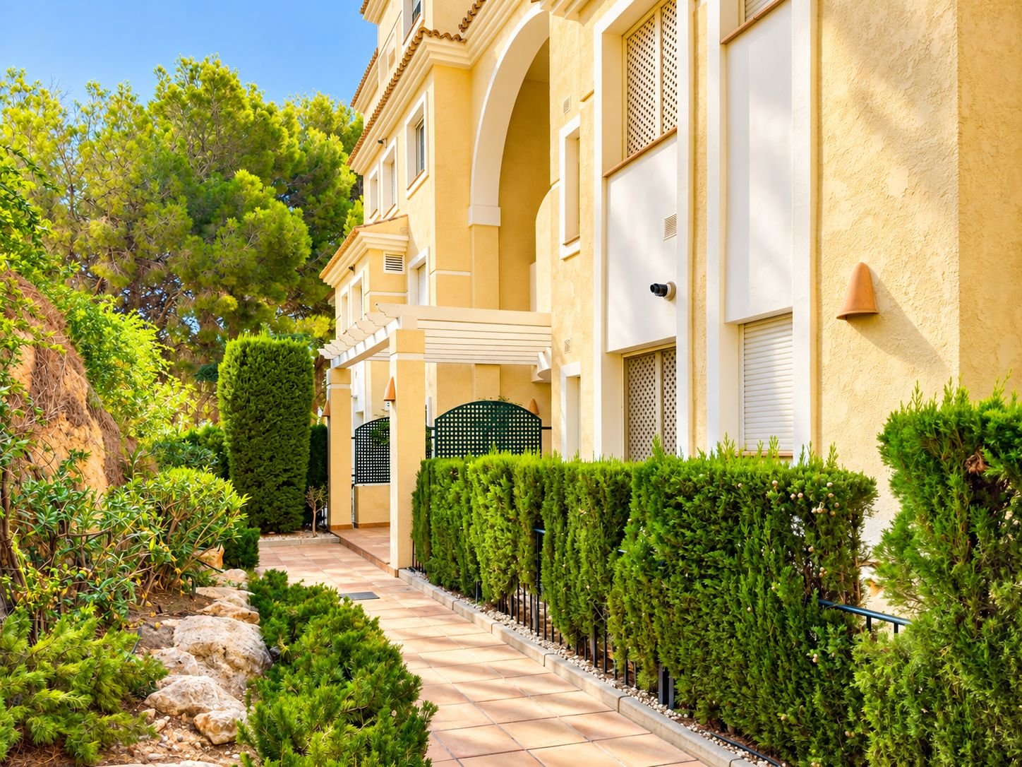 Apartamento con Gran Terraza y Vistas al Mar en Altea Hills