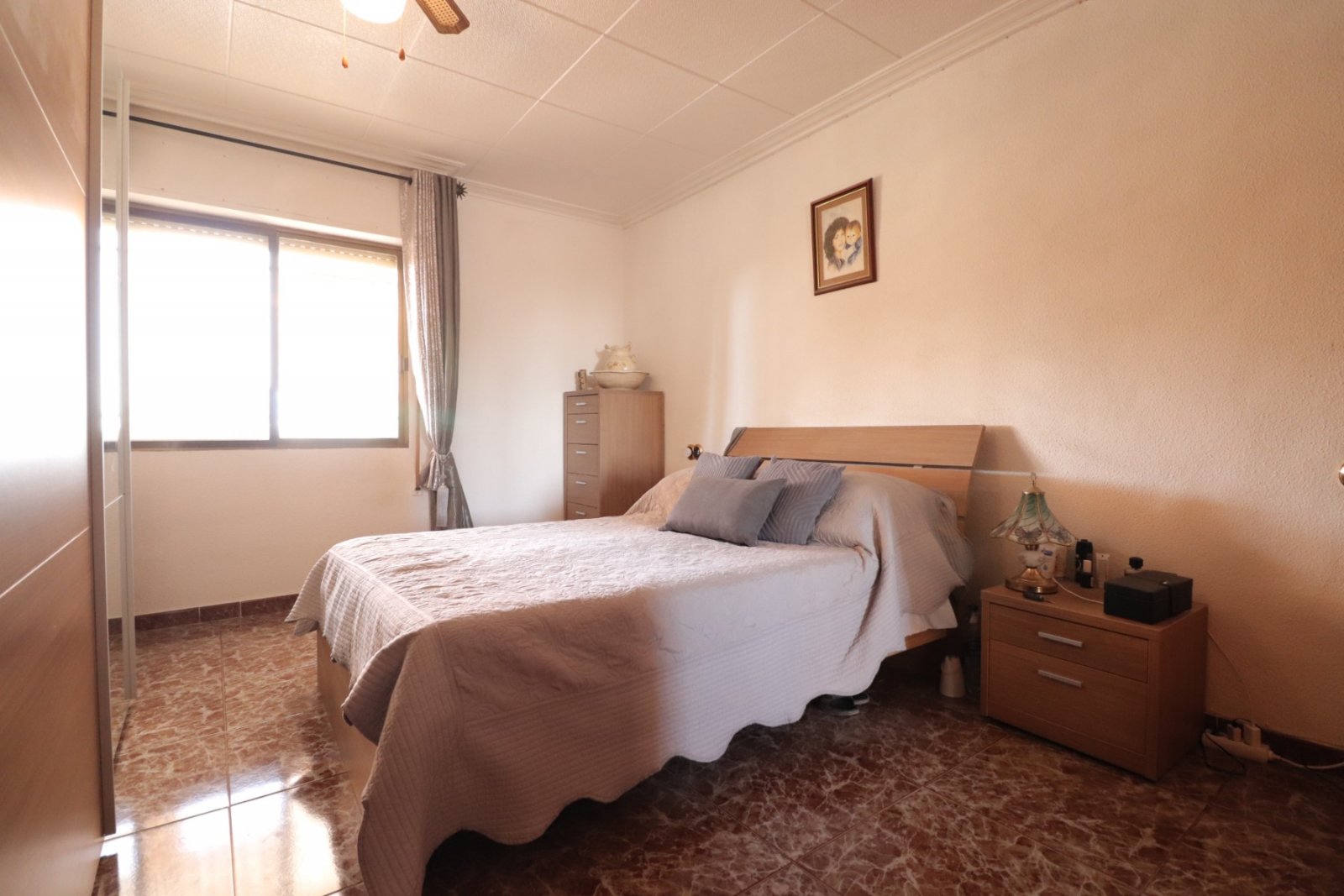 Villa con 6 dormitorios, 4 baños, garaje y piscina privada