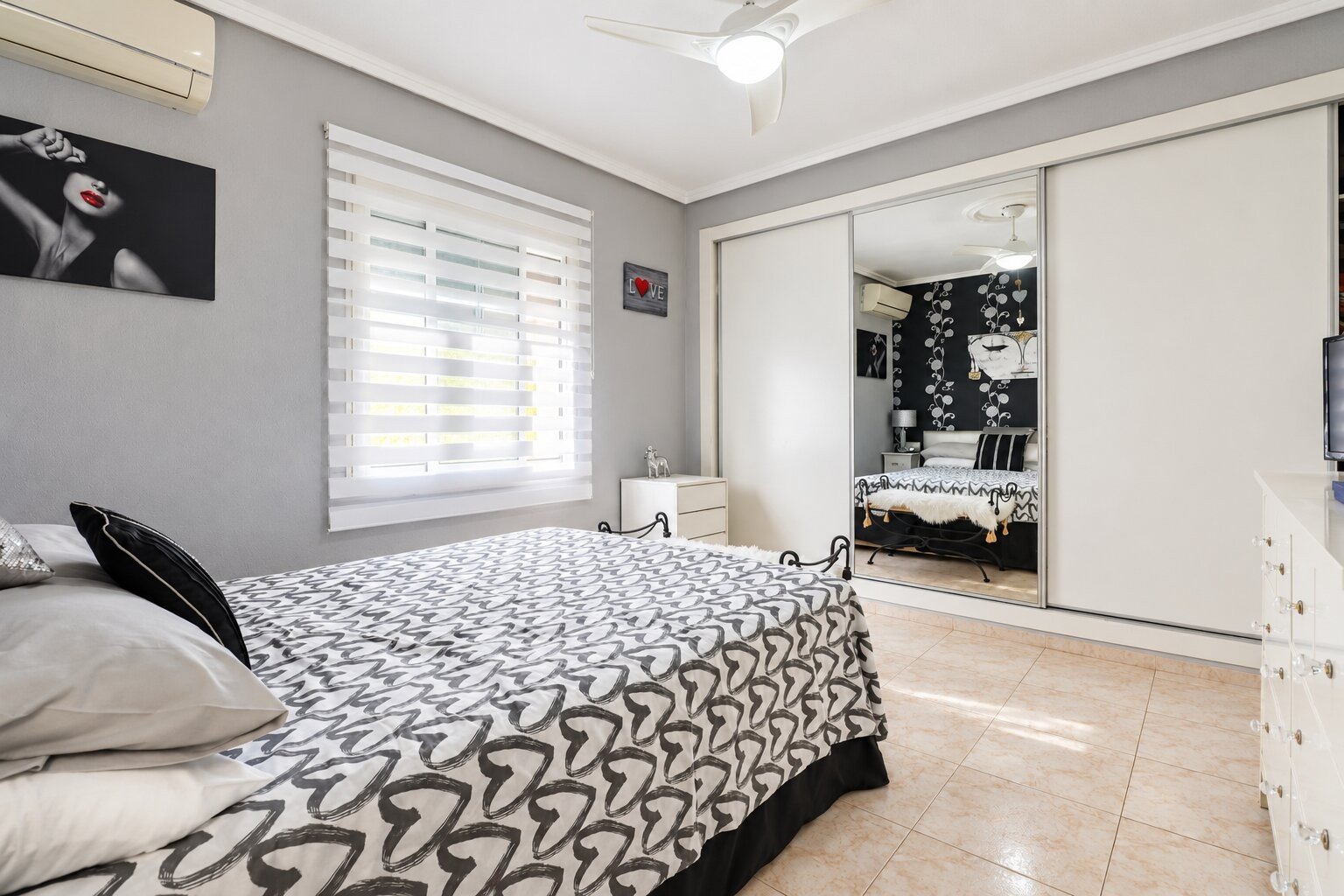 Preciosa villa de 3 dormitorios y 2 baños con plaza de aparcamiento y piscina privada junto al campo de golf La Marquesa