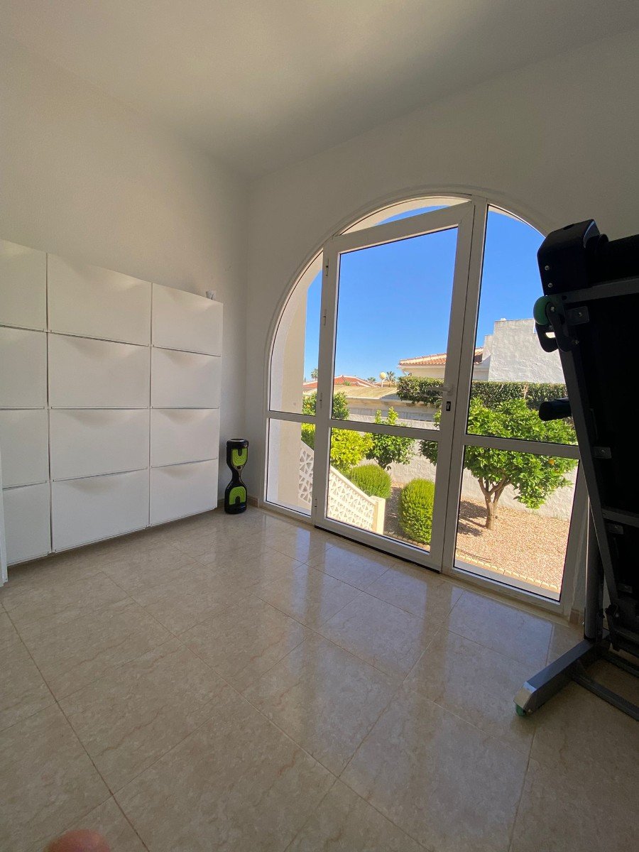 Villa Independiente con Piscina Privada y Solárium en Doña Pepa