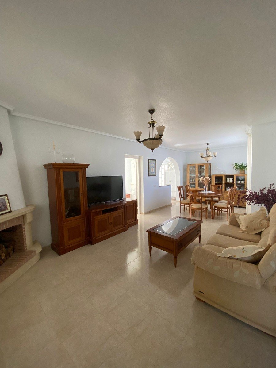 Villa Independiente con Piscina Privada y Solárium en Doña Pepa
