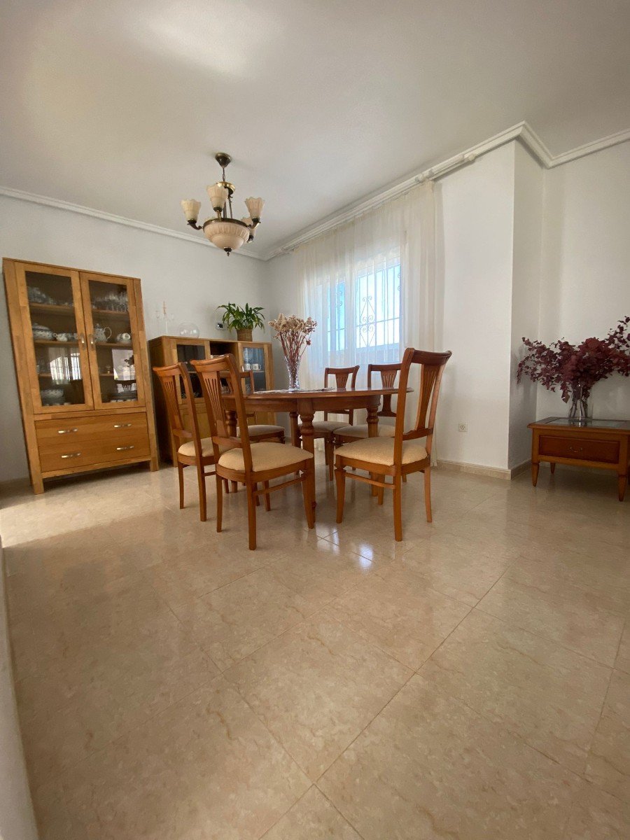 Villa Independiente con Piscina Privada y Solárium en Doña Pepa