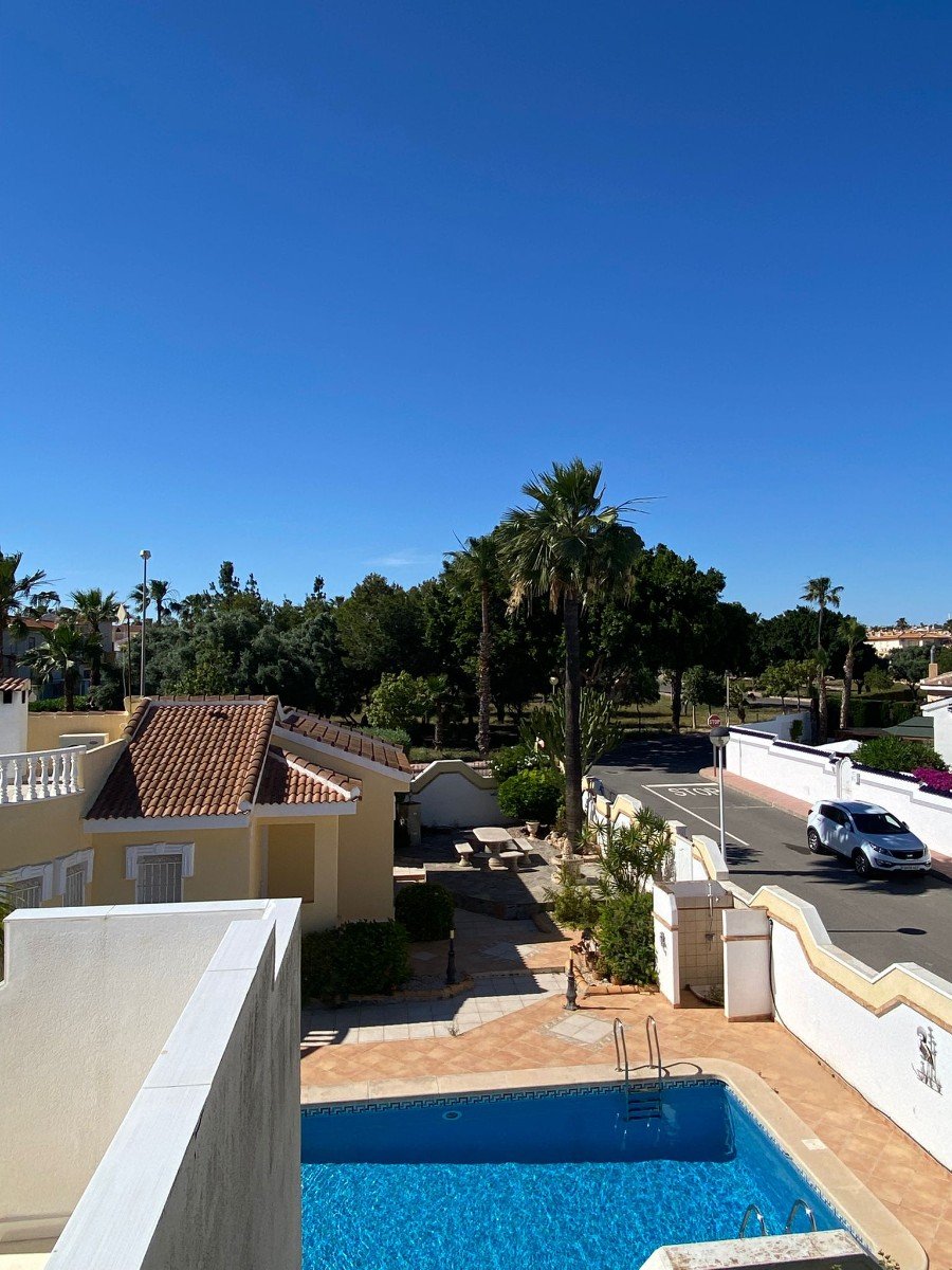 Villa Independiente con Piscina Privada y Solárium en Doña Pepa