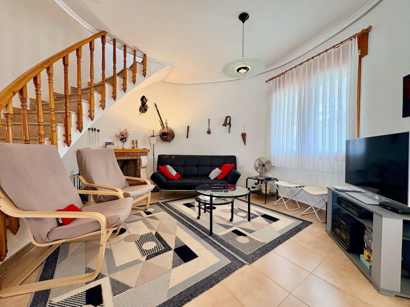Villa independiente de 3 dormitorios y 2 baños con solárium y garaje