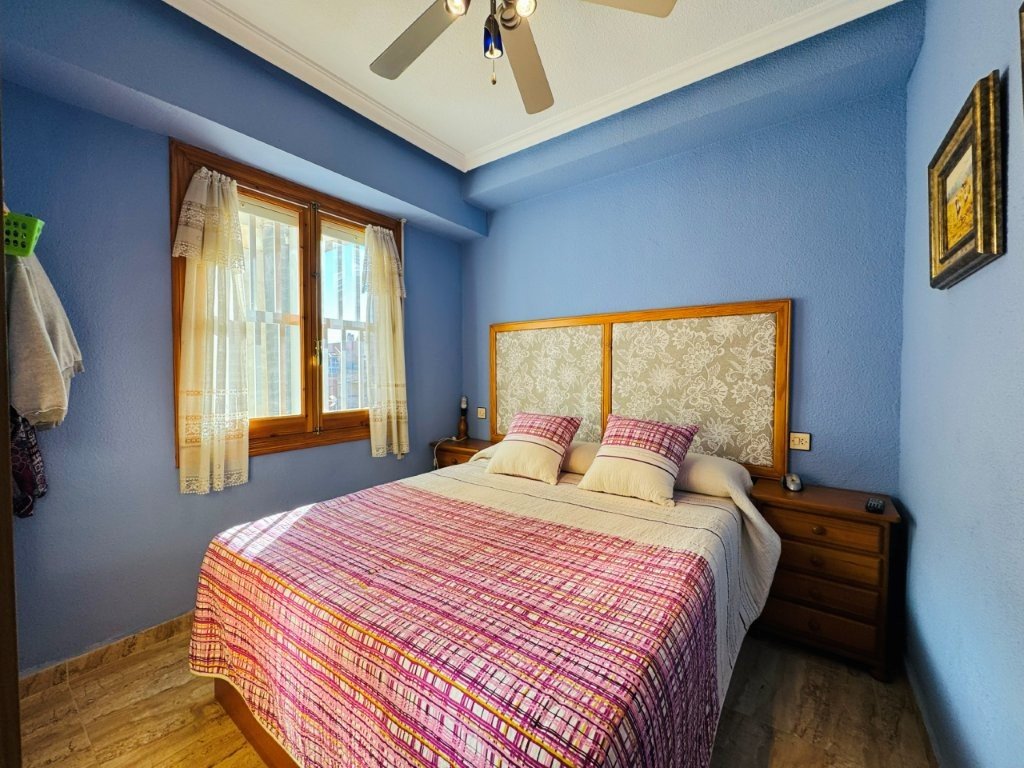 Piso renovado de 2 hab. con ascensor en zona centro de La Mata y a 300 metros de la playa