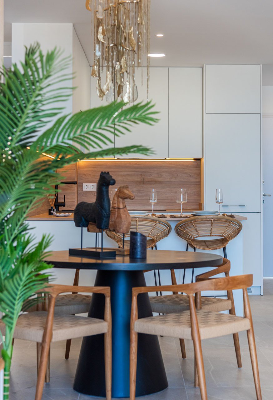 Áticos de 2 dormitorios y 2 baños con solario, aseo, piscina privada y cocina amueblada con electrodomésticos