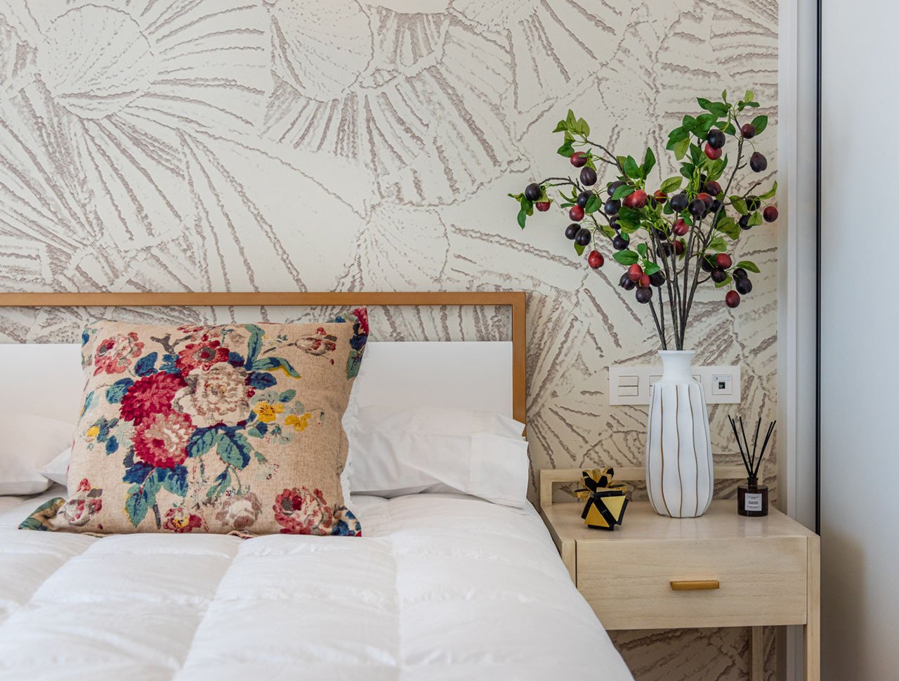 Áticos de 2 dormitorios y 2 baños con solario, aseo, piscina privada y cocina amueblada con electrodomésticos