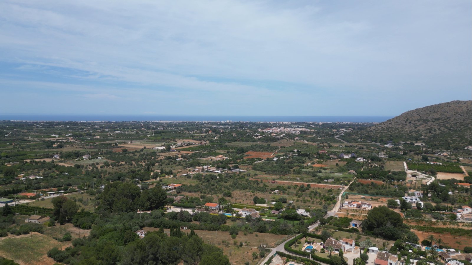Villa modernizada con piscina y terraza en la azotea en la popular urbanización La Sella – cerca del golf y del mar