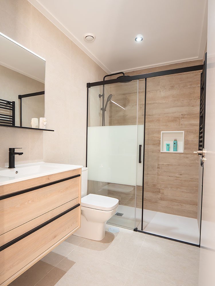 Villas de 3 dormitorios y 2 baños con solario, aire acondicionado, piscina privada y parking privado