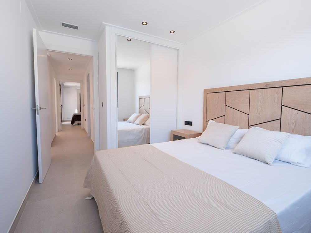 Villas de 3 dormitorios y 2 baños con solario, aire acondicionado, piscina privada y parking privado