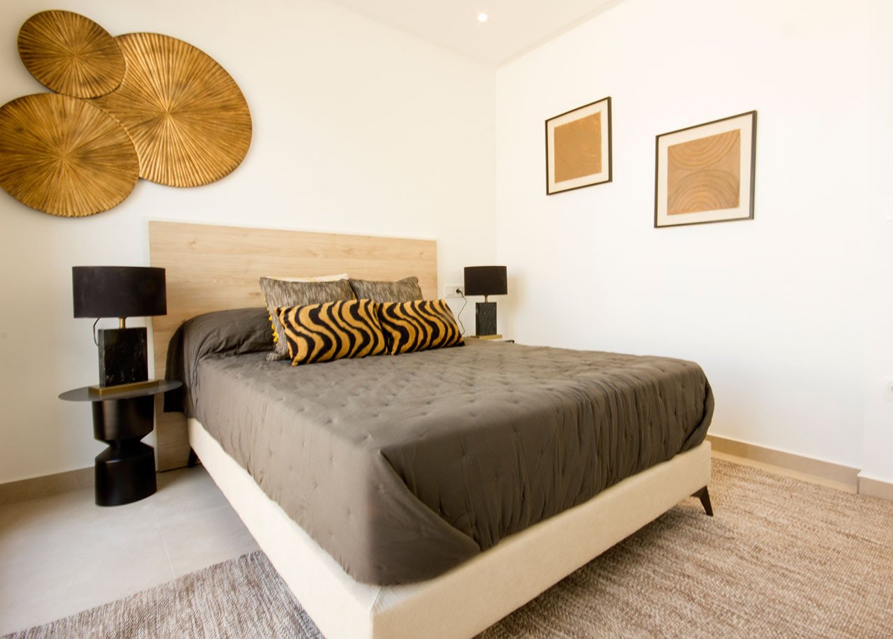 Bungalows bajos de 3 dormitorios y 2 baños con parking privado y piscina comunitaria