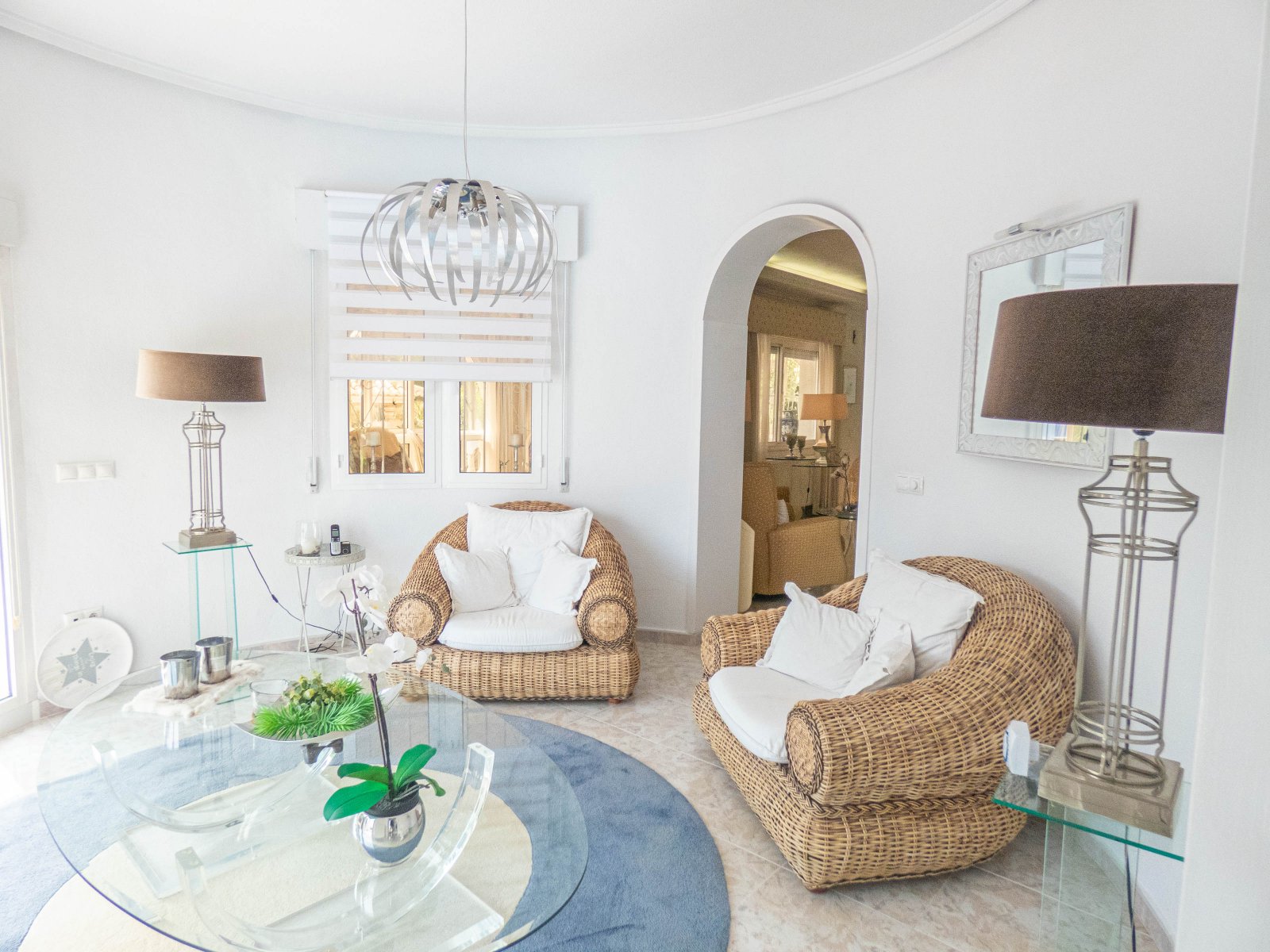 Atractiva villa independiente con casa de verano