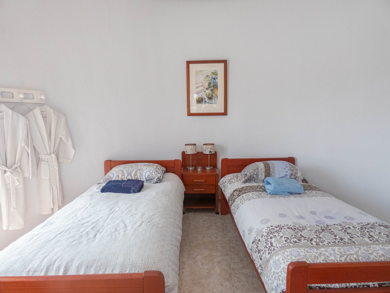 Atractiva villa independiente con casa de verano