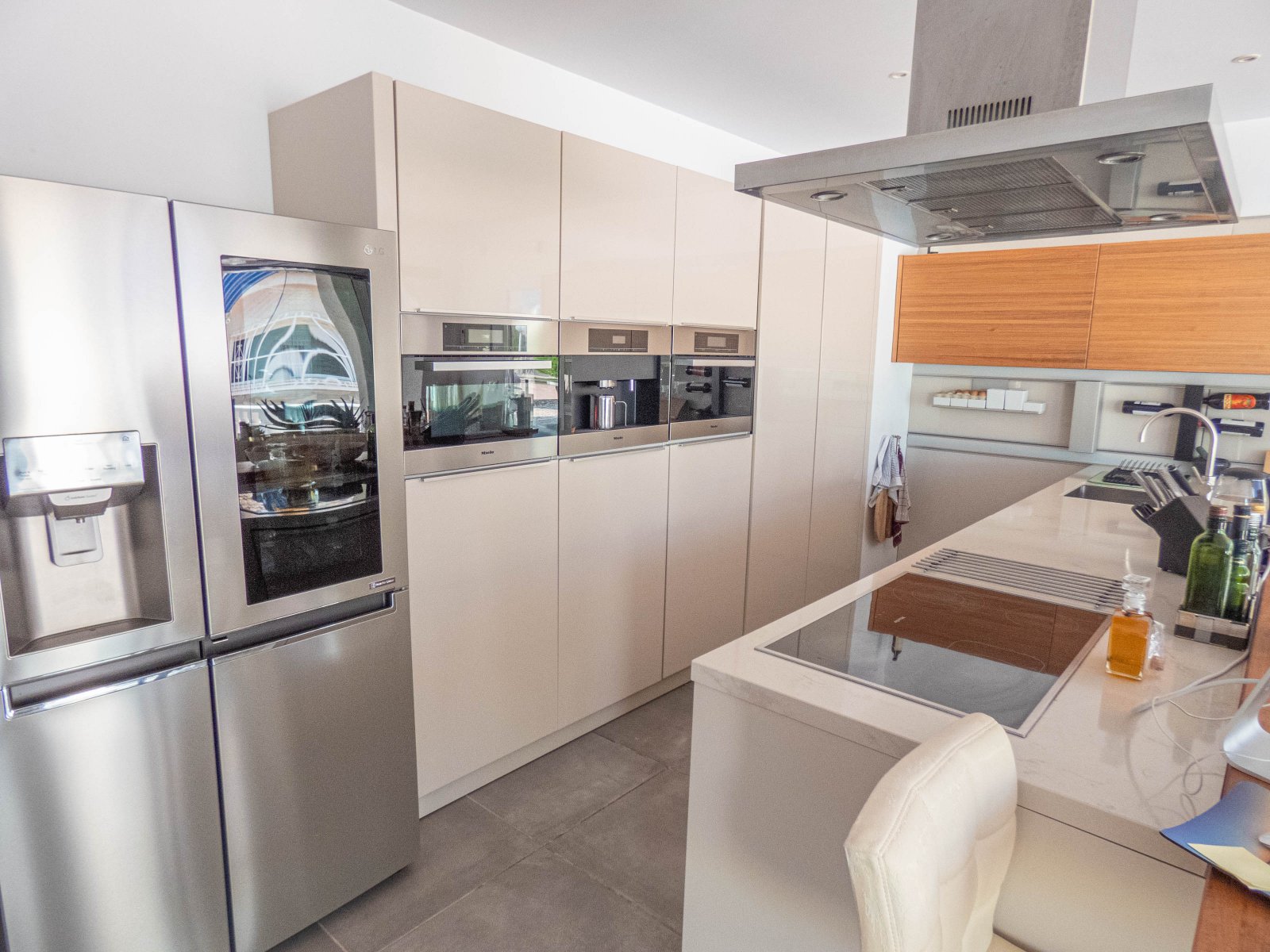 Atractiva villa independiente con casa de verano