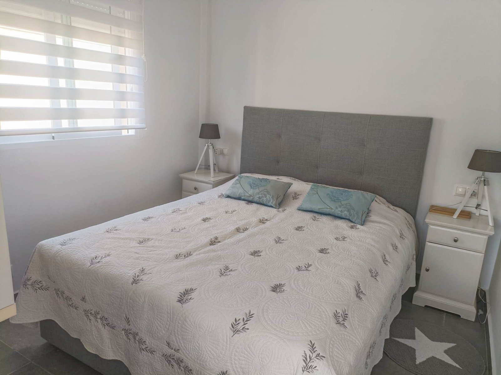 Atractiva villa independiente con casa de verano