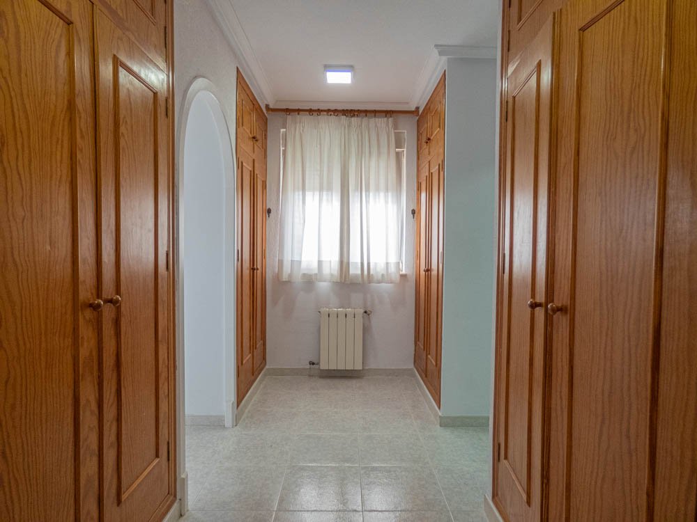 Preciosa villa rural renovada con 7 dormitorios, 7 baños, aire acondicionado, calefacción central, garaje doble y piscina privada climatizada