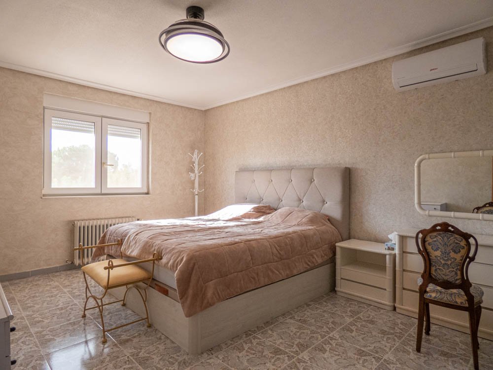 Preciosa villa rural renovada con 7 dormitorios, 7 baños, aire acondicionado, calefacción central, garaje doble y piscina privada climatizada