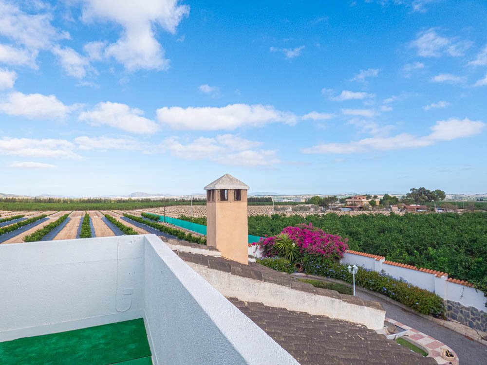 Preciosa villa rural renovada con 7 dormitorios, 7 baños, aire acondicionado, calefacción central, garaje doble y piscina privada climatizada