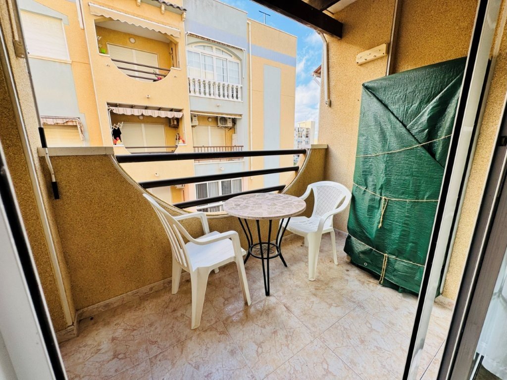 Wohnung mit 2 Schlafzimmern, 1 Bad, Gemeinschaftsdachterrasse und Gemeinschaftspool nur 200 m von Strand