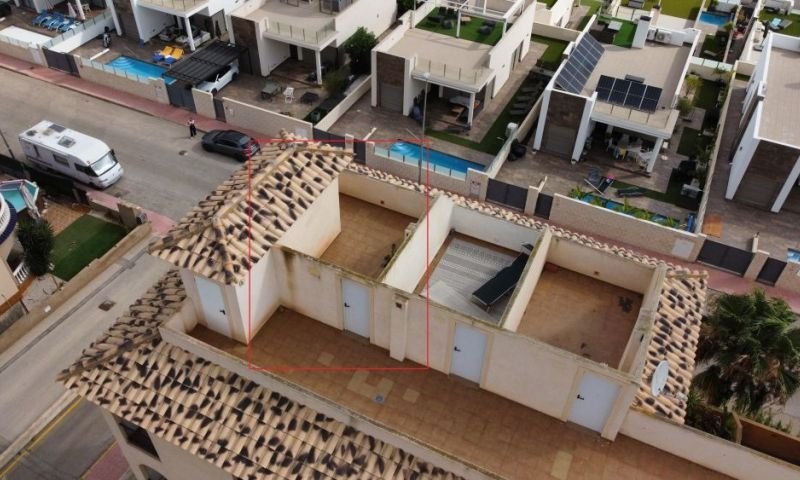 Penthouse-Wohnung mit 2 Schlafzimmern, 2 Bädern und Gemeinschaftspool