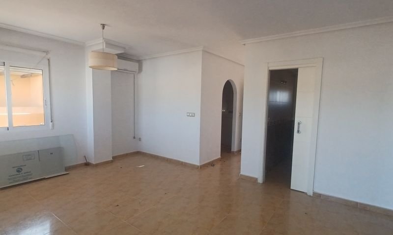 Penthouse-Wohnung mit 2 Schlafzimmern, 2 Bädern und Gemeinschaftspool