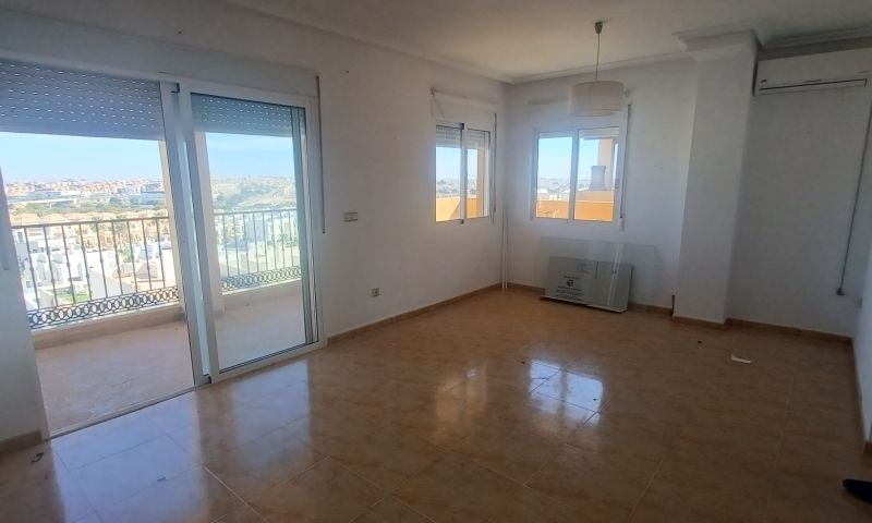 Penthouse-Wohnung mit 2 Schlafzimmern, 2 Bädern und Gemeinschaftspool